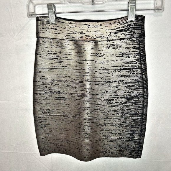 Elegant Black and Silver Women's Skirt - Picture 2 of 3